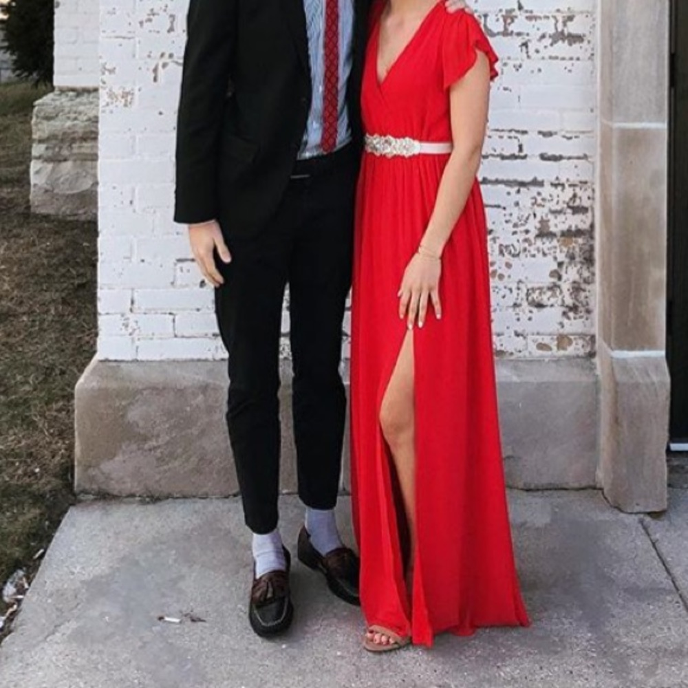 Lulu’s red dress